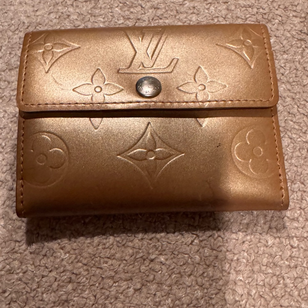 Louis Vuitton Beige Vernis Mat Ludlow Compact Wallet